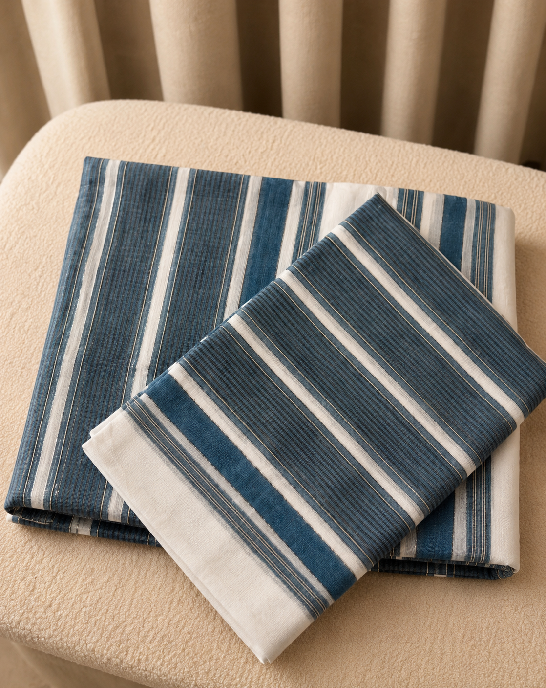 Hido Iyo Dhaqan - Blue & White